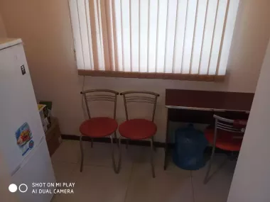 55 кв м неж фонд Новомосковская , 1 эт вдоль дороги , внутри квартала.