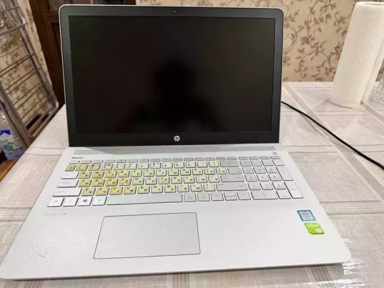 Срочно продам Ноутбук HP Pavilion 15 в отличном состоянии