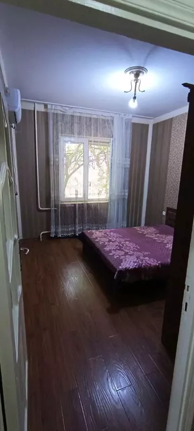 СДАЁТСЯ КВАРТИРА: 4-Х КОМНАТНАЯ (УДВОЕННЫЙ ЗАЛ). На длительный срок.