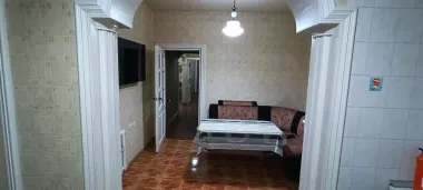 СДАЁТСЯ КВАРТИРА: 4-Х КОМНАТНАЯ (УДВОЕННЫЙ ЗАЛ). На длительный срок.