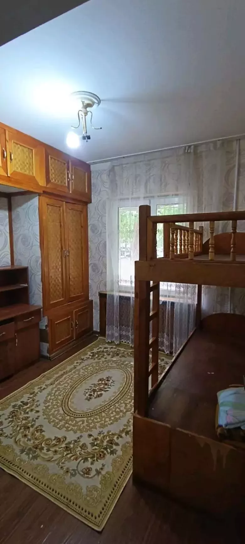 СДАЁТСЯ КВАРТИРА: 4-Х КОМНАТНАЯ (УДВОЕННЫЙ ЗАЛ). На длительный срок.