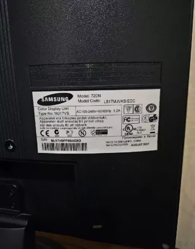 Монитор Samsung Model 720N 17 дюймовый