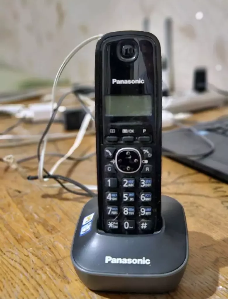 Panasonic KX-TG1612 радиотелефон