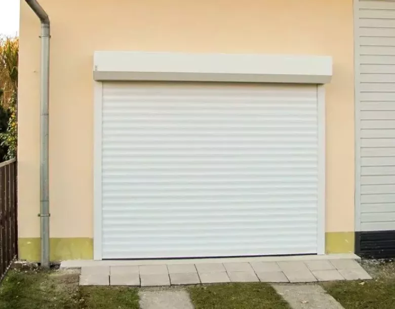 Роллетные ворота белый б/у