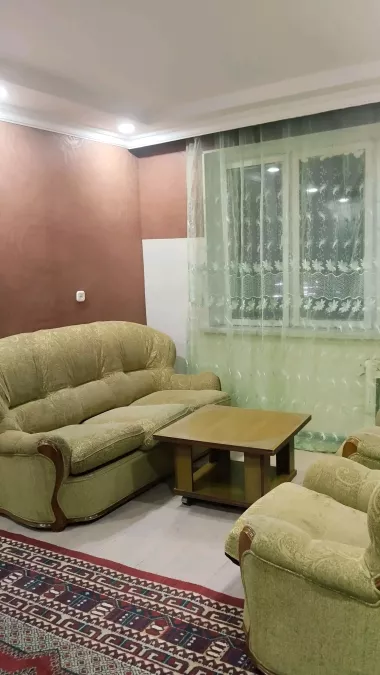 сдам свою 1/5/5 квартиру,М.горький — 2/7