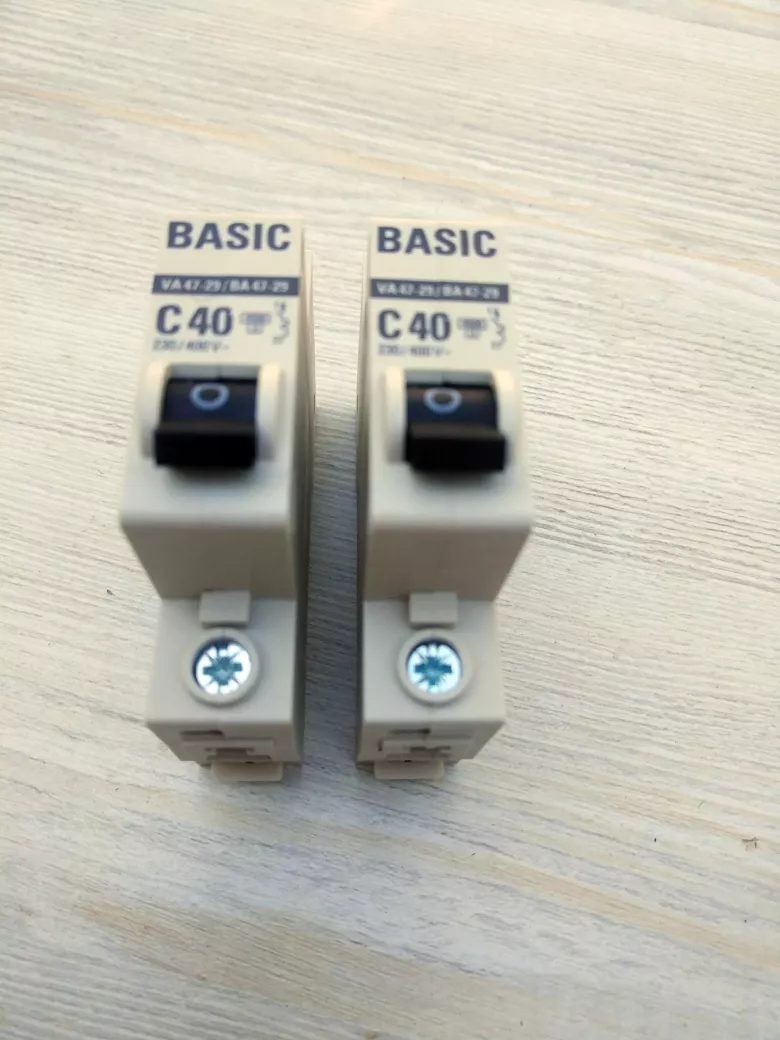 автомат 40а 2шт — 1/3