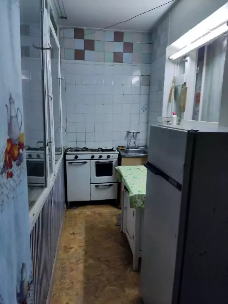 Аренда Чиланзар 16. 1комнатная в 2х/2этаж/4 — 4/6