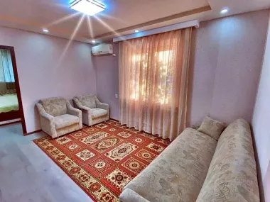 метро Буюк Ипак Йули (Горького).