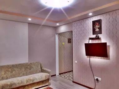 метро Буюк Ипак Йули (Горького). — 2/5