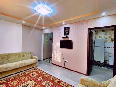 метро Буюк Ипак Йули (Горького). — 4/5