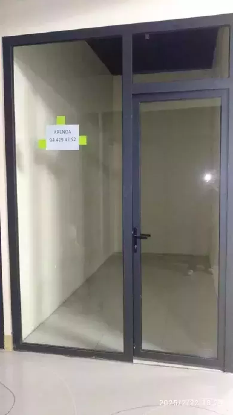 СРОЧНАЯ ПРОДАЖА! Угловой Магазин в новом ТЦ «Строй Март» / Ибн Сино Савдо Маркази — 1/6