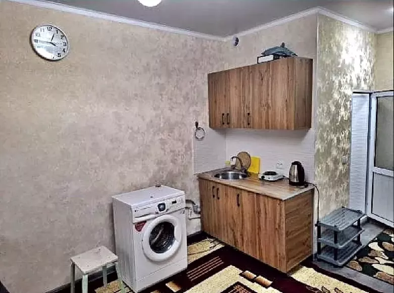 метро: Buyuk Ipak Yo‘li. (Горького). Студия. — 6/8