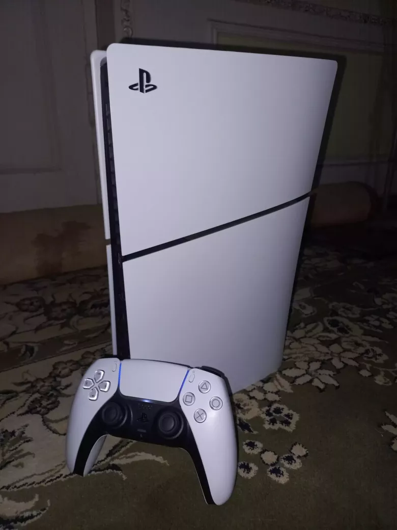 Playstation 5 Slim 1 TB — 2/4
