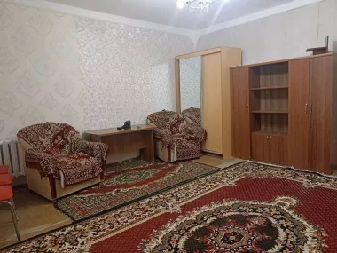Сдаю квартиру 2/8/9 Чорсу "Версаль"