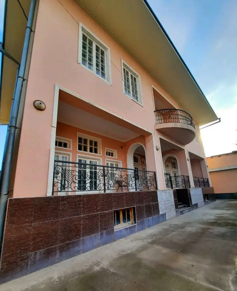 8,5 sotka Qibray Markaz 400 kvm uy 8,5 соток Кибрай центр дом 400 квм — 1/8
