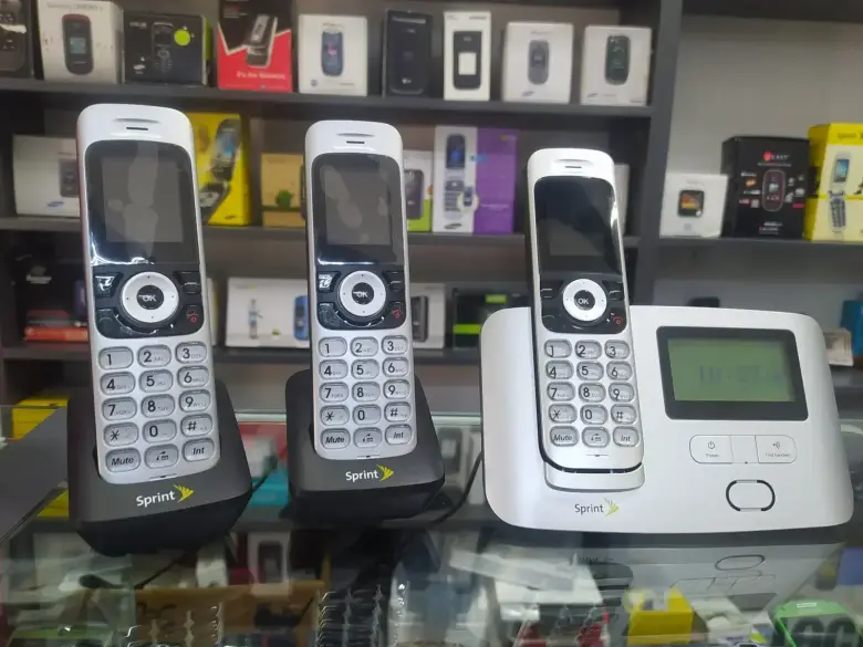 Sprint telefon damashni sotiladi — 1/1