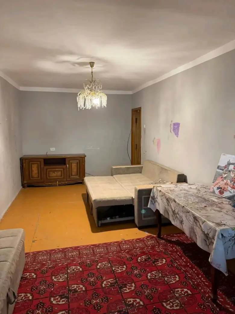Продаётся своя 3-комнатная квартира на Чиланзаре (Арнасай-2) — — 4/10