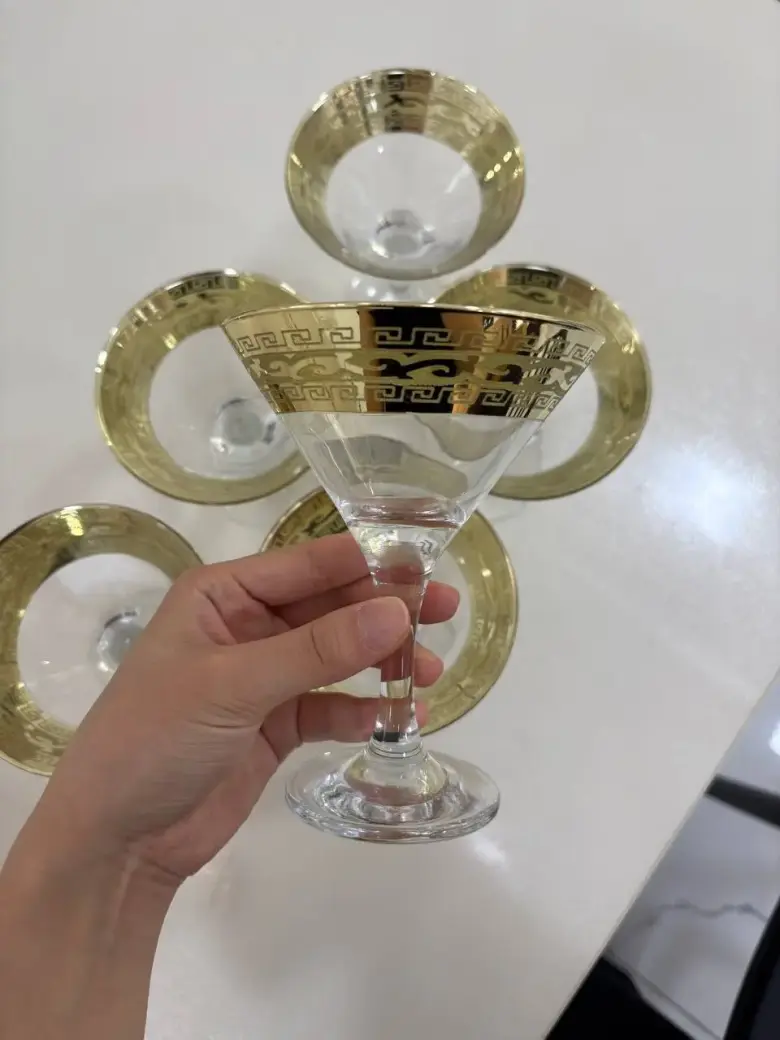 Продам шикарный набор бокалов для мартини и коктейлей. — 1/2