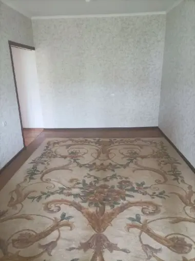 Якксарайский район, массив Башлык, ориентир 127-школа 1-комнатная квартира — 2/6
