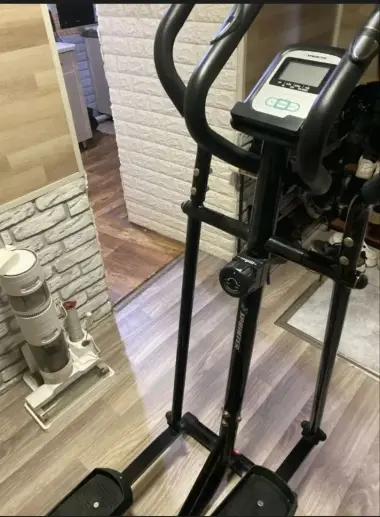 Продам эллиптический тренажер (орбитрек) бренда Sprinter