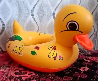 Продам новый круг для плавания, утка, большой — 2/2