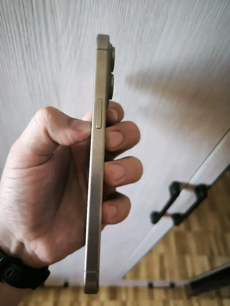 Iphone 15 Pro Max 512 sim e-sim — 5/8