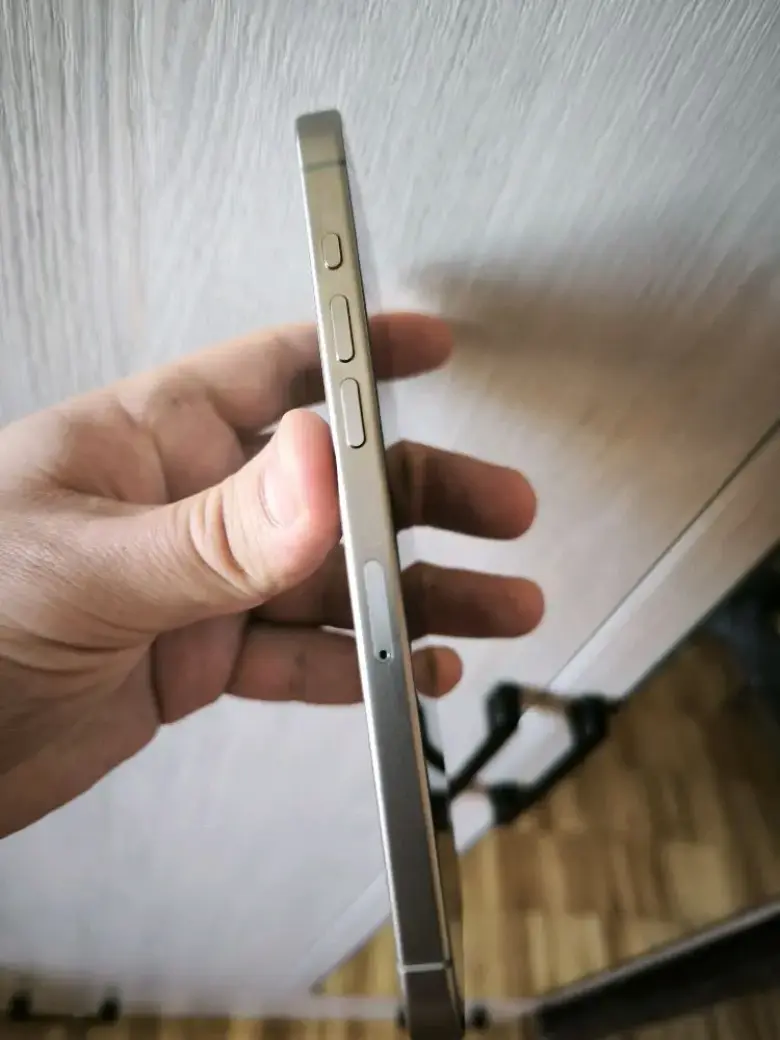 Iphone 15 Pro Max 512 sim e-sim — 7/8