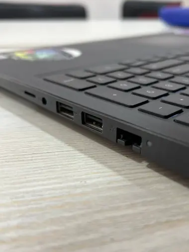 Dell Latitude i5 10-avlod | 512GB SSD | TOUCHSCREEN | Ideal holatda — 6/8