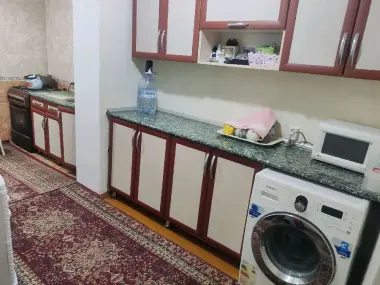Uchtepa tumani 26 mavzeda dom sotiladi 2 hona,3 hona qilingan 58 kvnaehi 74000$