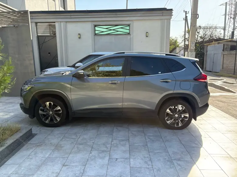 Chevrolet Tracker Premier plus Turbo 2023 — 3/9