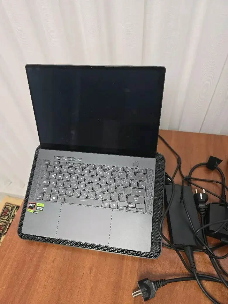 ASUS ROG Zephyrus G14 GA403UM — 1/5