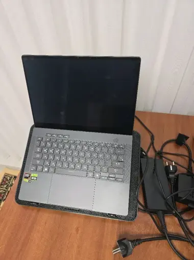 ASUS ROG Zephyrus G14 GA403UM