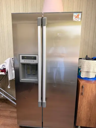 Hotpoint-Ariston холодильник